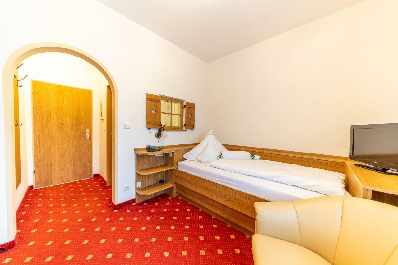 Hotel Alpenhof Bad Worishofen Bagian luar foto